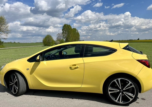 Opel Astra cena 32900 przebieg: 169000, rok produkcji 2012 z Gostyń małe 436